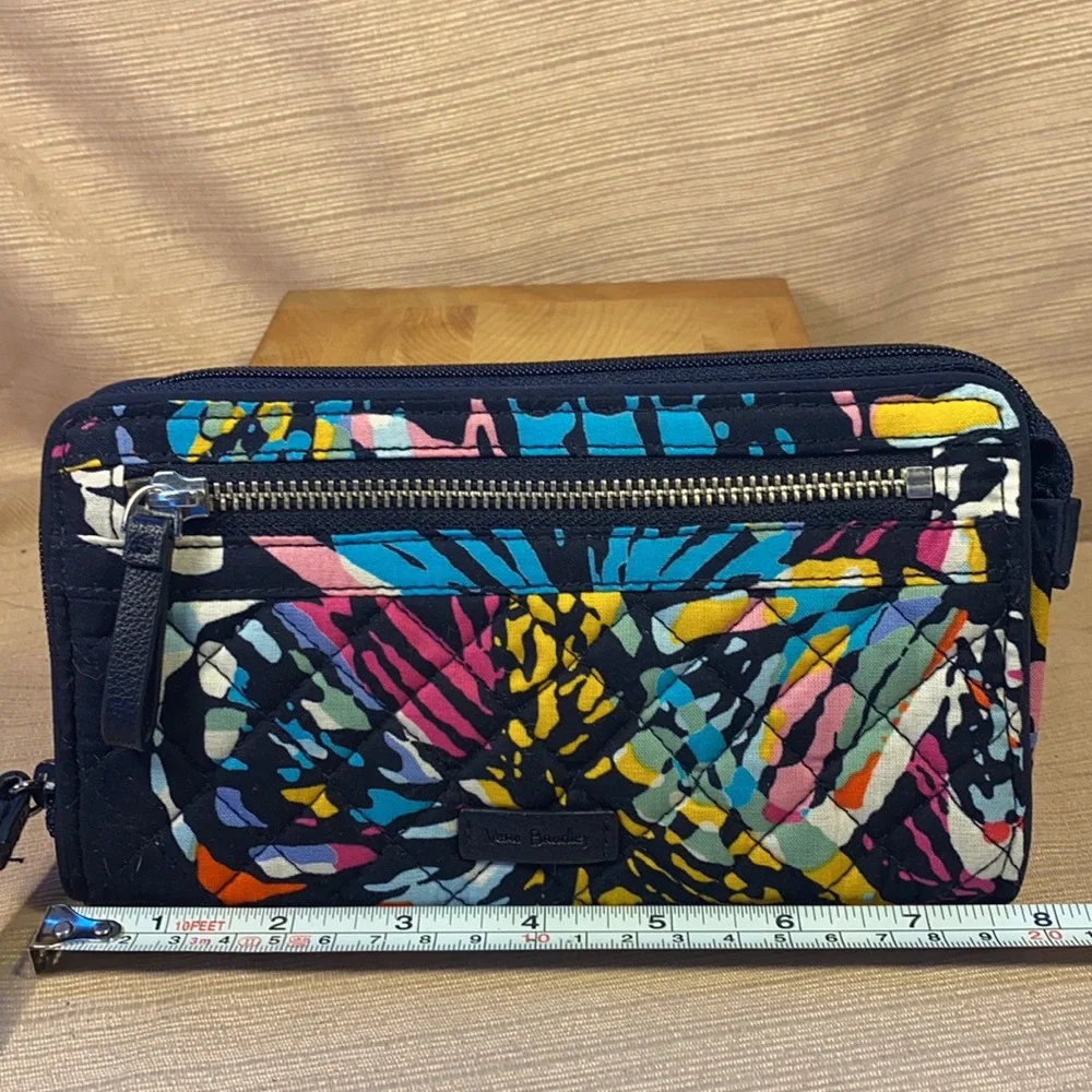 NWOT Vera Bradley wallet w/wrist leash - Picture 3 of 16